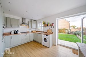 Kitchen / Diner to Garden- click for photo gallery